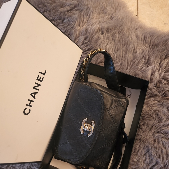 CHANEL Vintage  Guilted CC Waist Bag - Picture 7 of 7